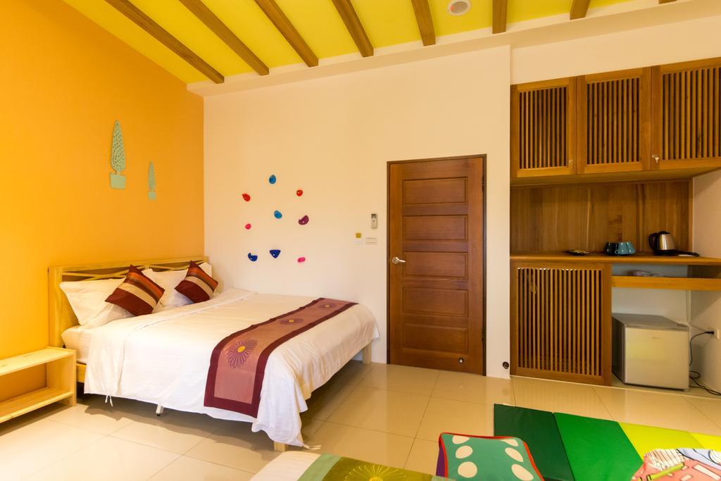 Fruit B&B Джиаоси Екстериор снимка