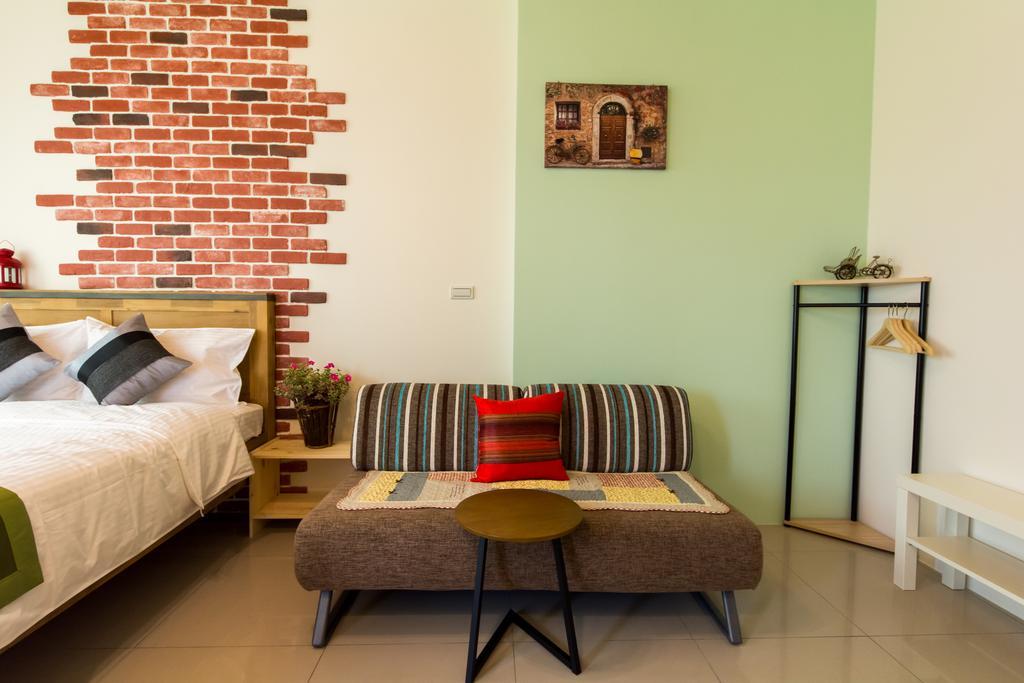 Fruit B&B Джиаоси Екстериор снимка